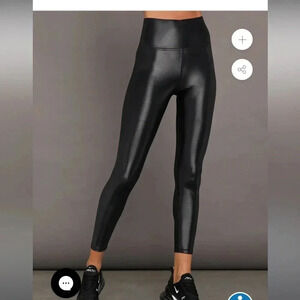 Glossy black leggings